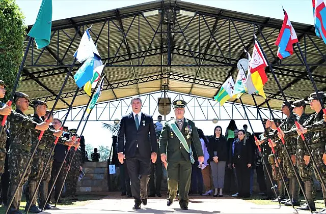 Governador destaca parceria e papel do Exército no desenvolvimento do Brasil