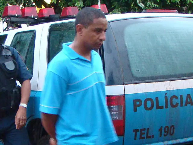 PM apreende cigarros contrabandeados e prende uma pessoa em Anastácio