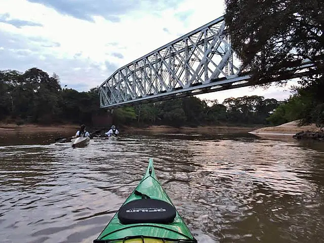 Canoístas realizam expedição da Ponte Velha ao Passo do Lontra