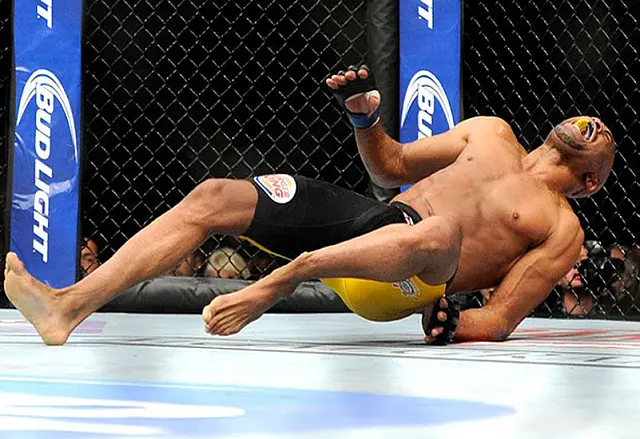 'Não é esporte', diz deputado que quer proibir MMA na televisão