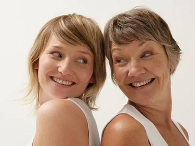Estudo afirma que preferência de homens por mulheres jovens originou a menopausa