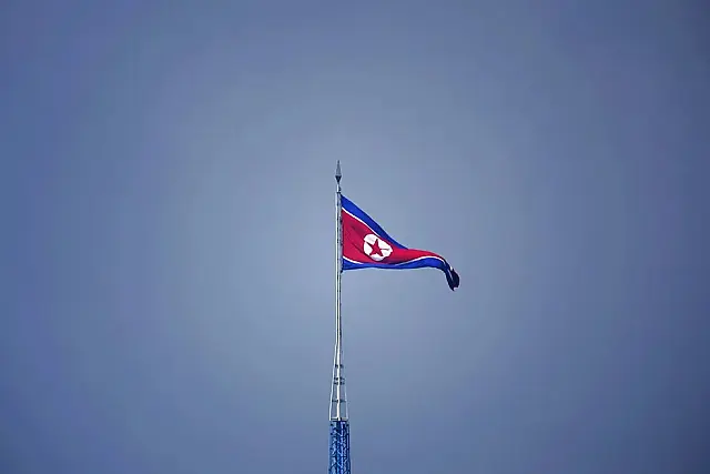 Coreias trocam mísseis e aumenta tensão na Ásia