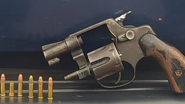 Homem se fere com tiro ao manusear revólver em Corumbá