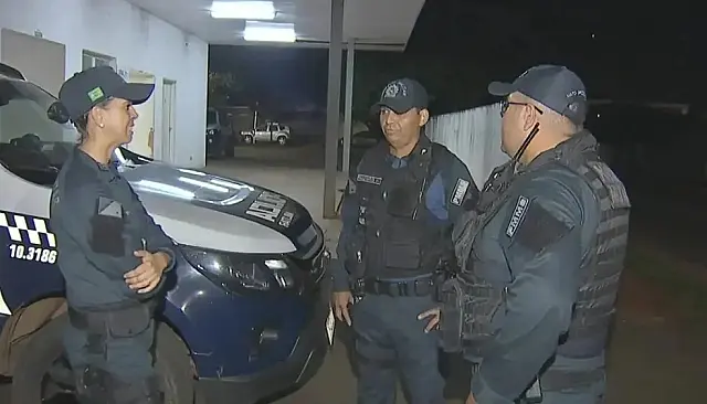 Mãe corre para batalhão e PMs ajudam bebê de 1 ano engasgado