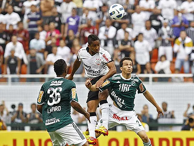 Corinthians é penta do Brasileiro; Tite é festejado por diretoria