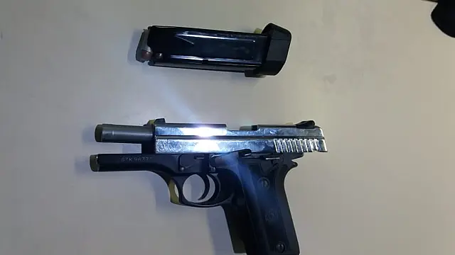 "Exibido" de Dodge Ram acaba preso com pistola em Anastácio