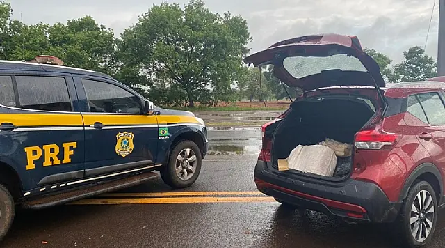 Veículo carregado com 97 kg de maconha é apreendido em Guia Lopes da Laguna