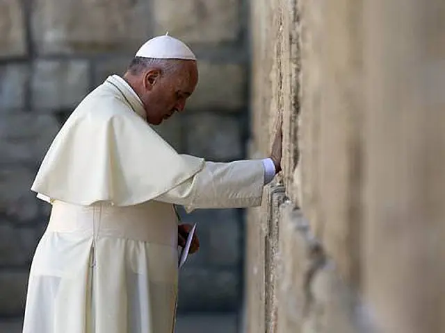 Papa visita muro das Lamentações, lugar mais sagrado do Judaísmo