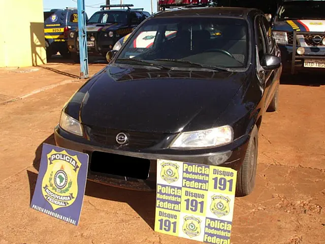Dupla é presa com carro furtado, diz polícia em MS