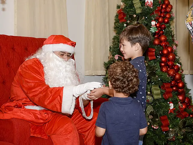 Natal da Esperança reúne famílias na Praça dos Estudantes