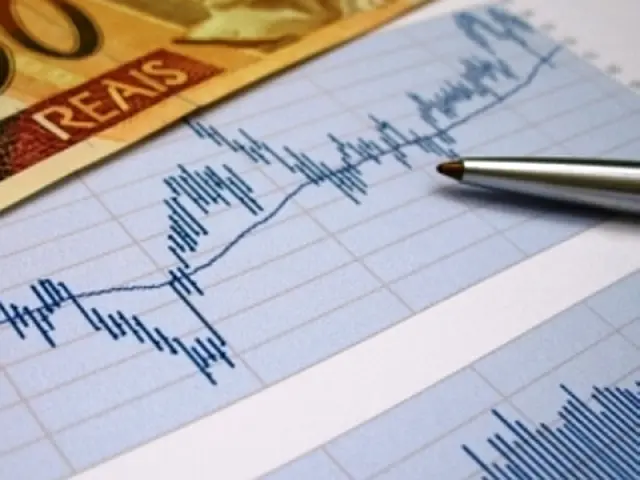 Economistas pioram projeção de crescimento do PIB este ano a apenas 0,86%