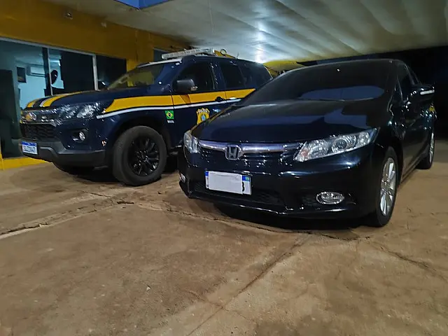 PRF recupera veículo roubado durante fiscalização na BR-262