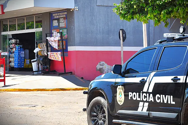 Ladrão arromba porta de supermercado de Anastácio e foge levando R$ 300