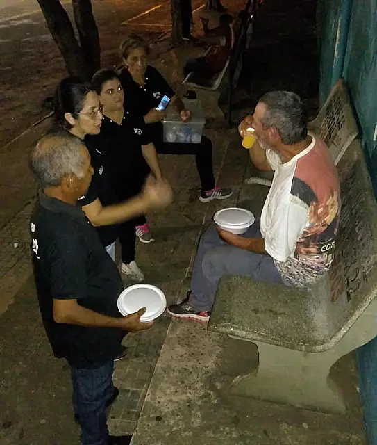 “Anjos da Madrugada” leva alimento físico e espiritual às ruas de Aquidauana e Anastácio