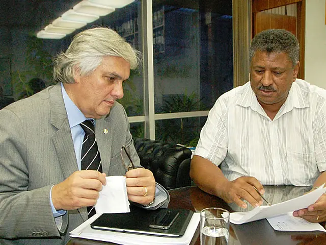 Delcídio anuncia entrega de caminhões para Aquidauana, Anastácio e outros 62 municípios