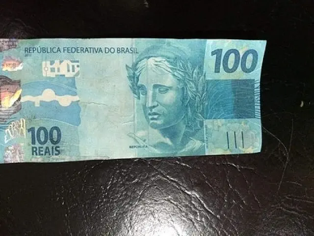 Em padaria, homem tenta comprar produtos com nota falsa de R$ 100