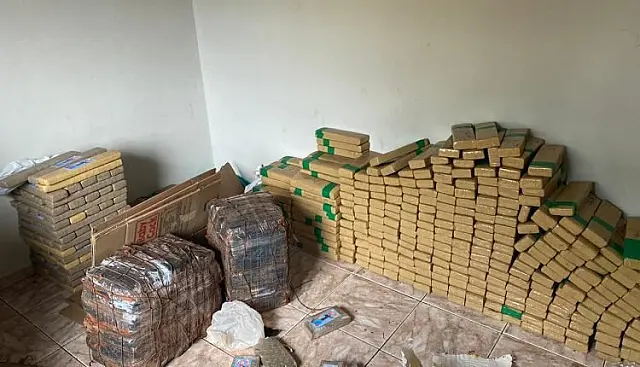 Igreja escondia depósito de drogas e tinha maconha até na geladeira