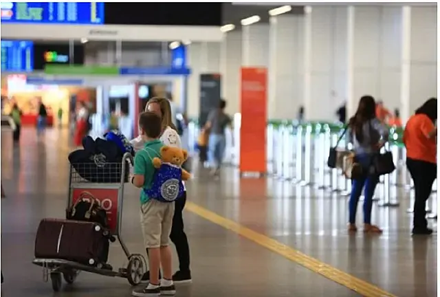 Passagem aérea para 2023 deve ter alta de 124%, aponta estudo