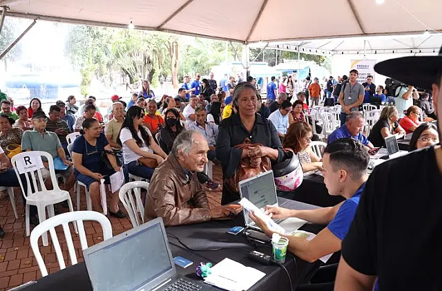 Consumidores comparecem em dia D e negociam débitos em praça de Campo Grande