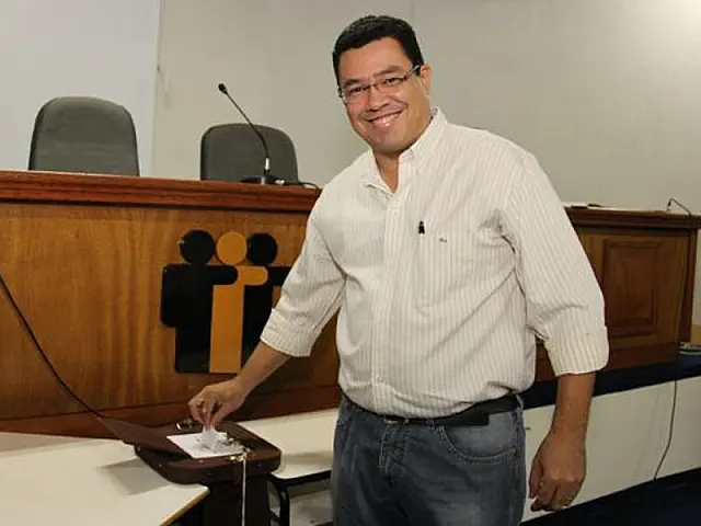 Com 47 votos, prefeito de Anastácio vence eleição da Assomasul