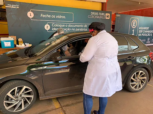Dourados faz Drive thru de quarta a domingo em idosos com 72 anos ou mais