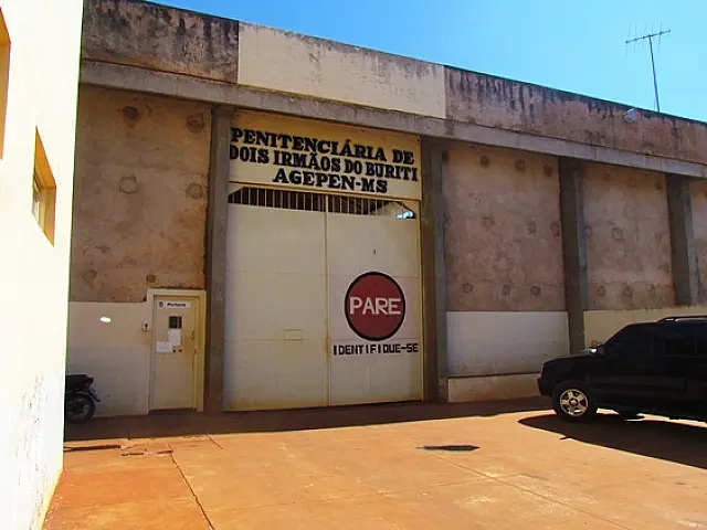 Mulher é presa levando cocaína para detento em Dois Irmãos do Buriti