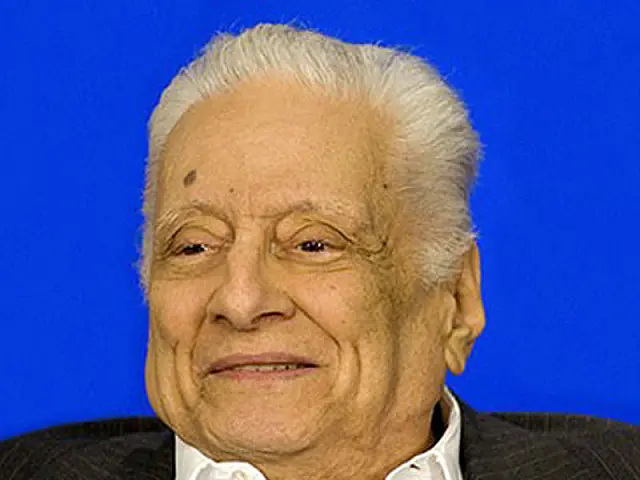 Humorista, roteirista e diretor Max Nunes morre aos 92 anos no Rio