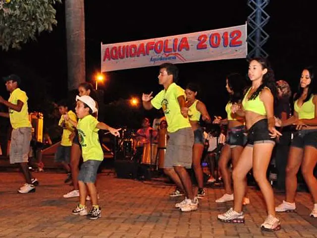Aquidafolia: hoje tem ?esquenta? na Praça dos Estudantes