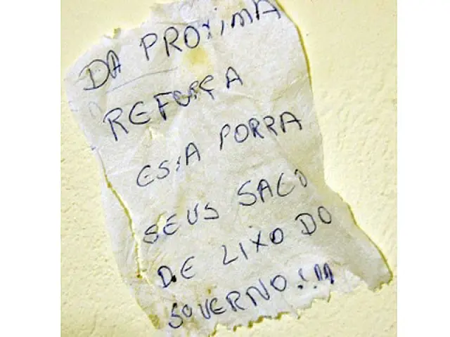 Presos fogem de cadeia e deixam bilhete sugerindo ?reforço? em celas