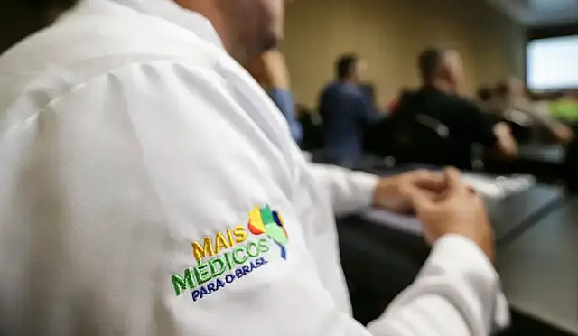 Saúde reajusta bolsa do Mais Médicos em 8,4%