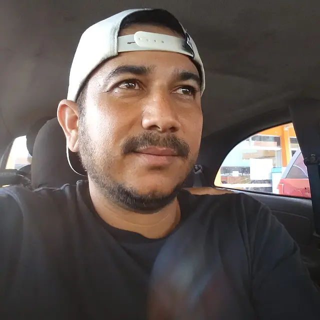 Homem é assassinado com 5 tiros na frente da esposa