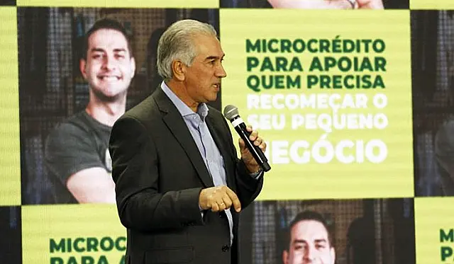 Azambuja entrega rede de esgoto, UBS, reforma de escola e pavimentação