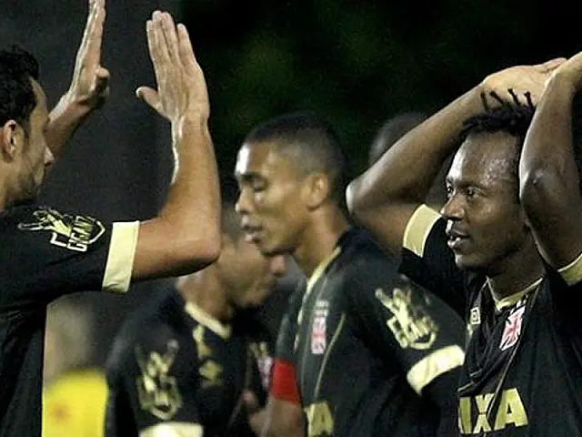 Vasco vence Náutico e mantém liderança: 3 a 2 em São Januário