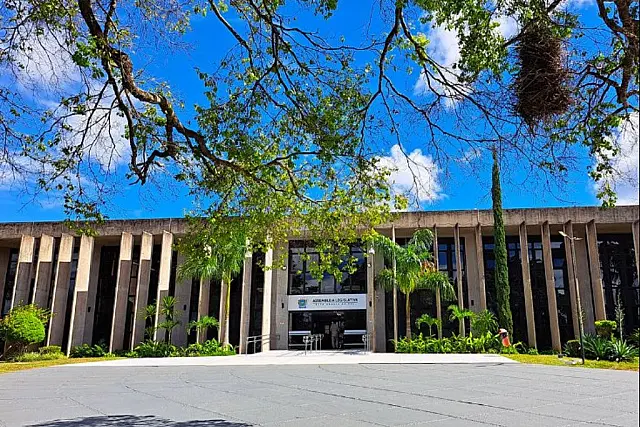 Solenidade, sessões e reuniões estão previstas para o início de maio