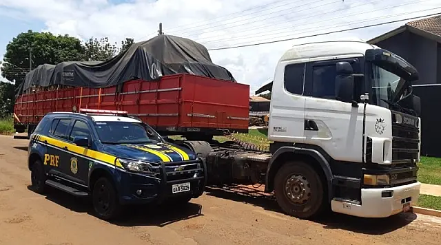 PRF recupera caminhão e semirreboque na BR-163