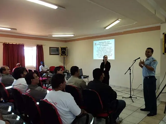 Anastácio: 7º BPM e Detran ministram palestra de trânsito aos funcionários da Enersul