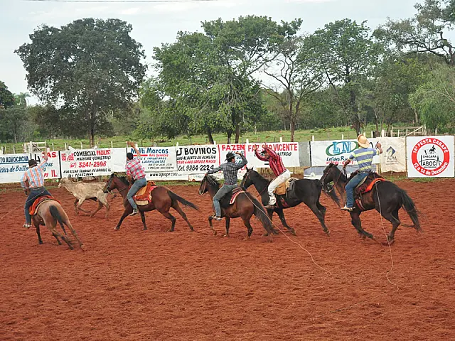 Grande público prestigia 1ª Festa de Laço Carapé da Aceaqui