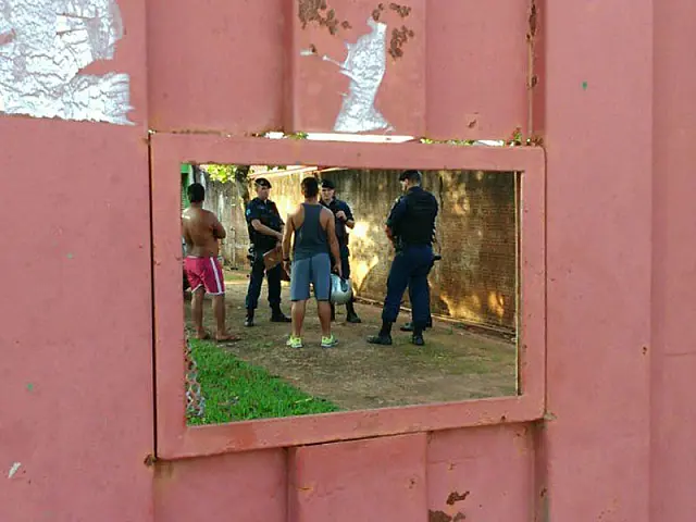 Jovem de 18 anos é morta a tiros enquanto tomava tereré, diz polícia