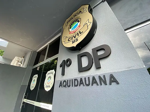Homem vai parar na delegacia após descumprimento de medida protetiva