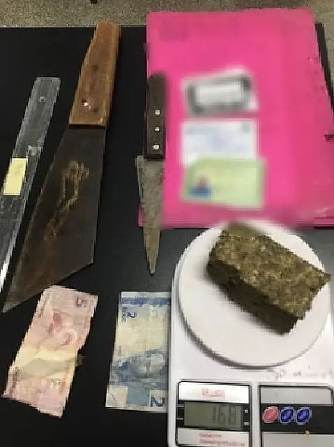 Homem é preso em Miranda por ameaçar moradores e ser flagrado com 168g de maconha