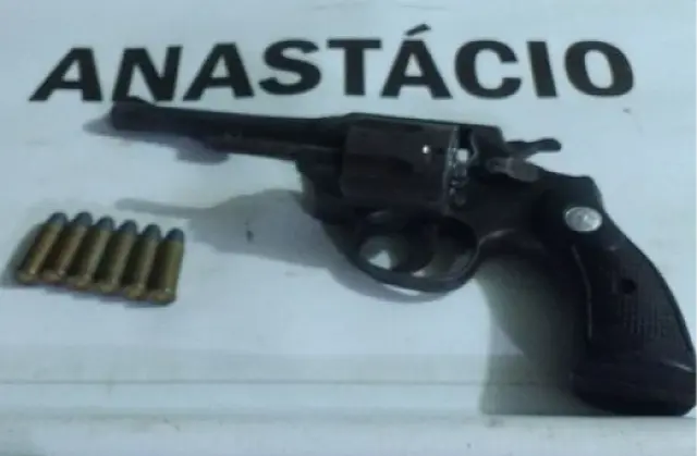 Motociclista é preso por porte ilegal de arma em Anastácio
