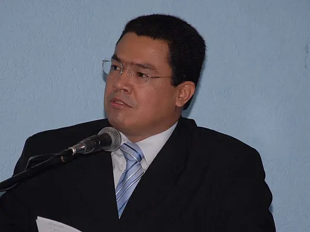 Douglas Figueiredo foi empossado prefeito de Anastácio nesta segunda
