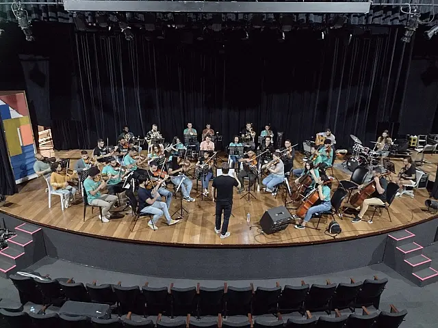 Instituto apresenta espetáculo em homenagem a Charlie Brown Jr.