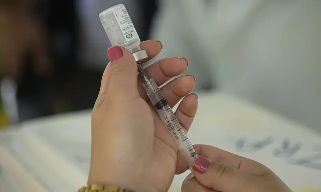 MS registra aplicação de mais de 359 mil doses de vacinas contra a Covis-19