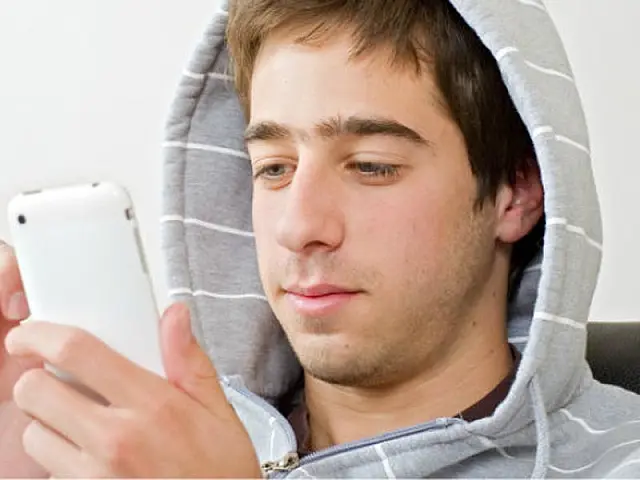 Problemas com sono podem levar a vício em redes sociais