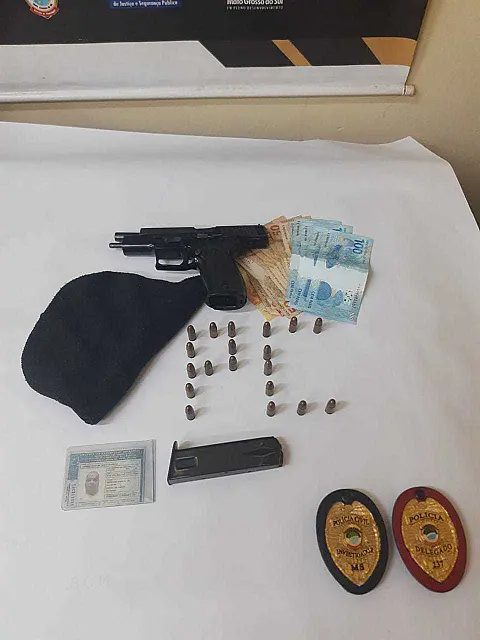 Polícia Civil apreende criminoso escondido na casa da mãe
