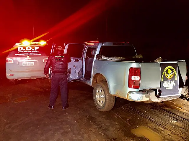 Policiais do DOF recuperam caminhonete furtada que seria entregue no Paraguai