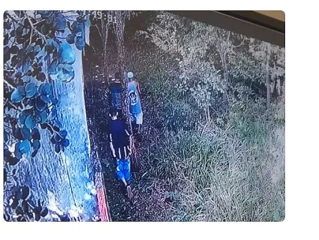 Mulher leva soco e é enforcada durante roubo que terminou com bandido morto