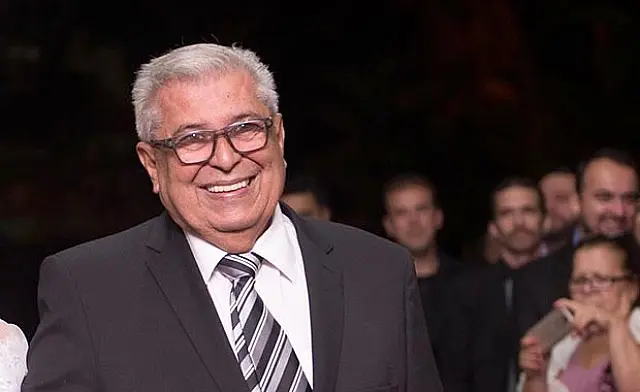 Morreu em Guarapari/ES, vítima de um infarto fulminante, o professor aposentado Gelson Roos
