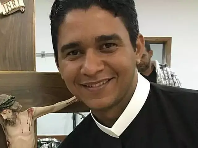 Padre Adriano Alves, da Paróquia Perpétuo Socorro, morre aos 33 anos